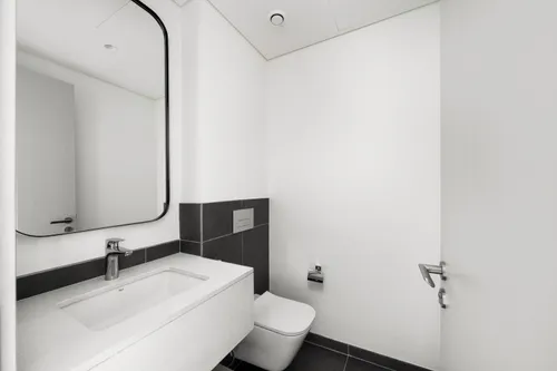 5 Bedrooms Villa in June