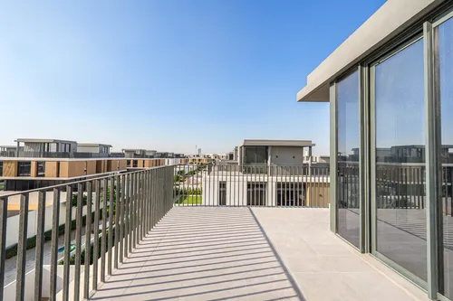 5 Bedrooms Villa in June