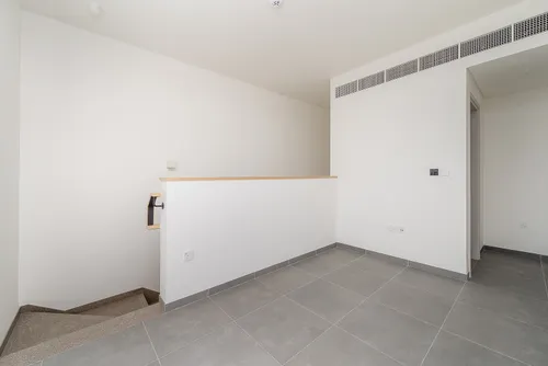 4 Bedrooms Villa in June