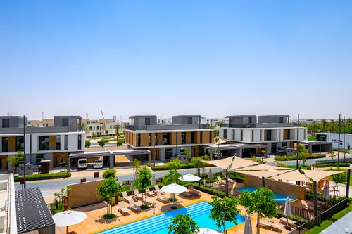 4 Bedrooms Villa in June