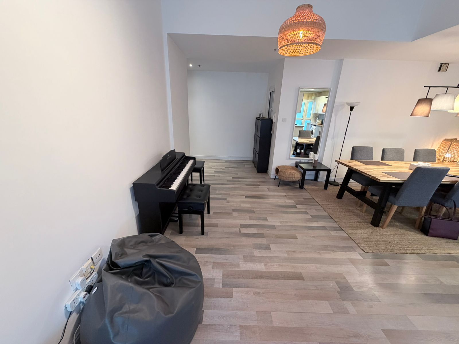 2 Bedrooms Apartment in Zenith A1 Tower