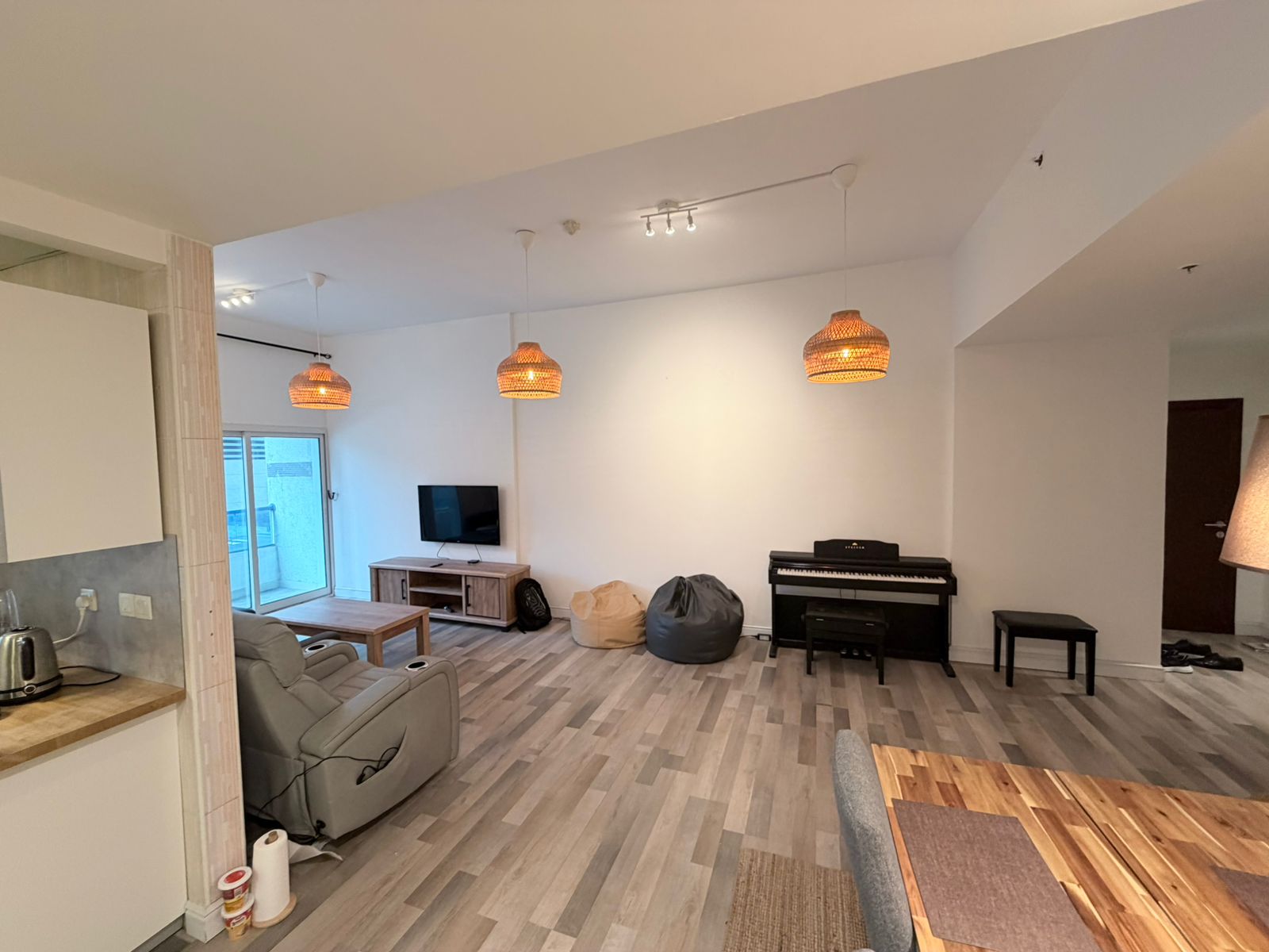 2 Bedrooms Apartment in Zenith A1 Tower