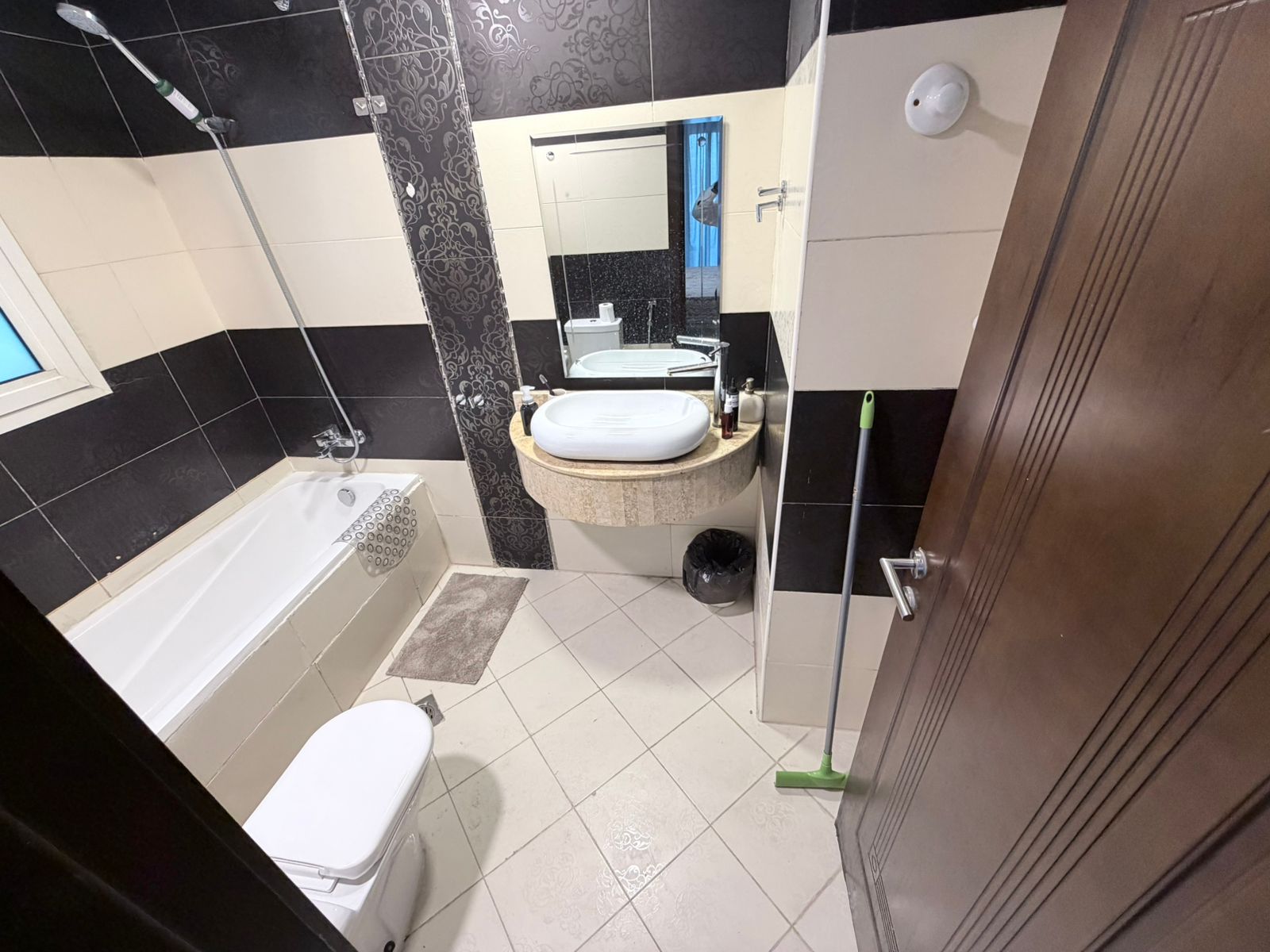 2 Bedrooms Apartment in Zenith A1 Tower