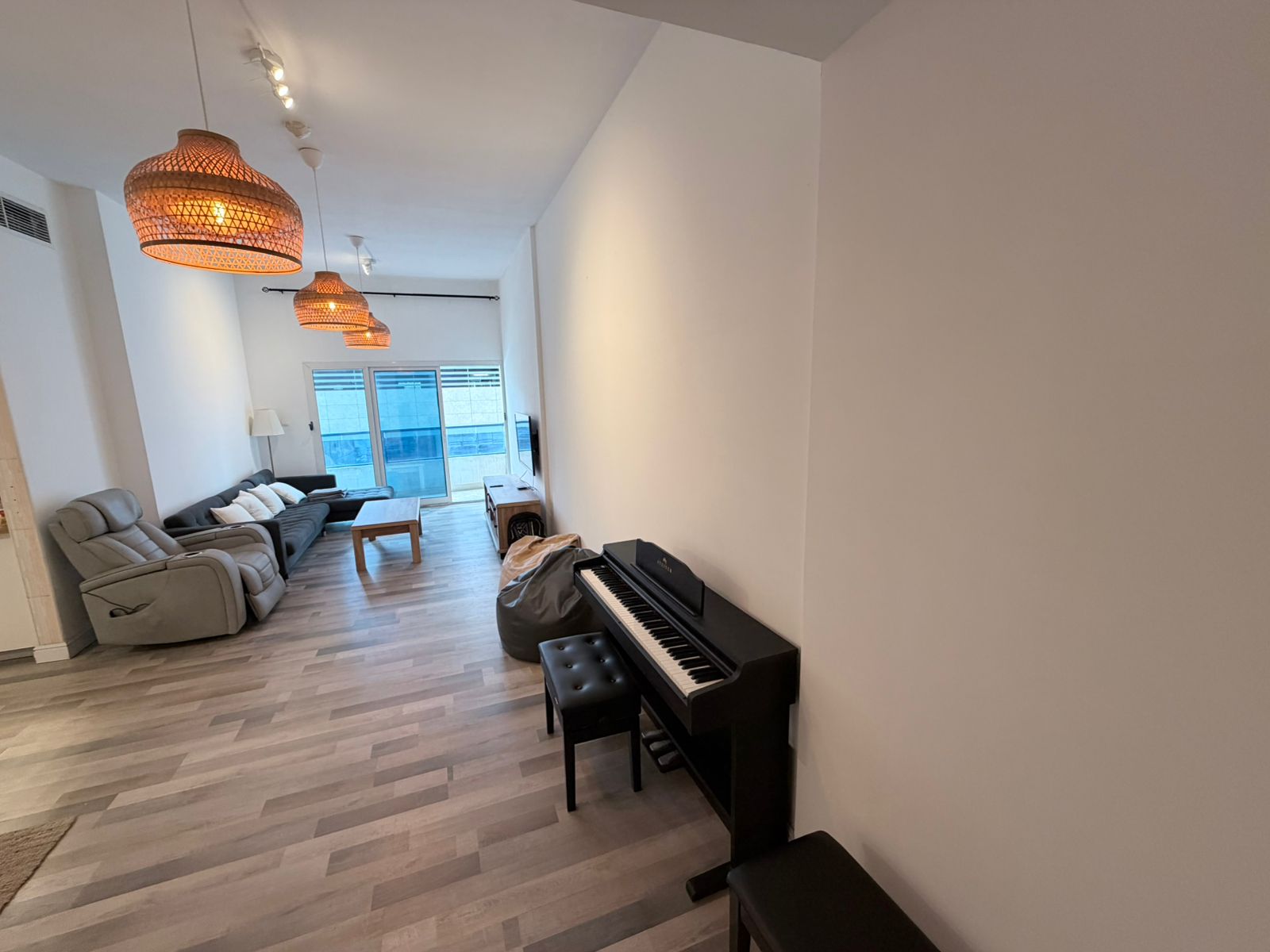 2 Bedrooms Apartment in Zenith A1 Tower