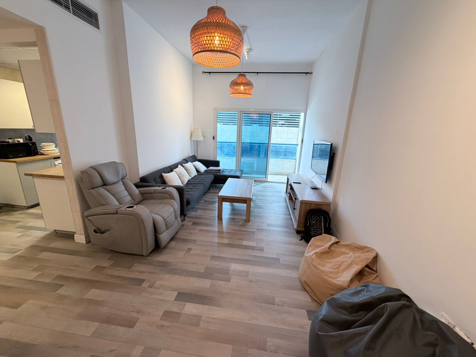 2 Bedrooms Apartment in Zenith A1 Tower