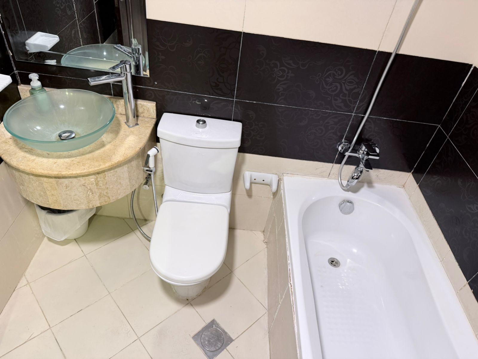 2 Bedrooms Apartment in Zenith A1 Tower