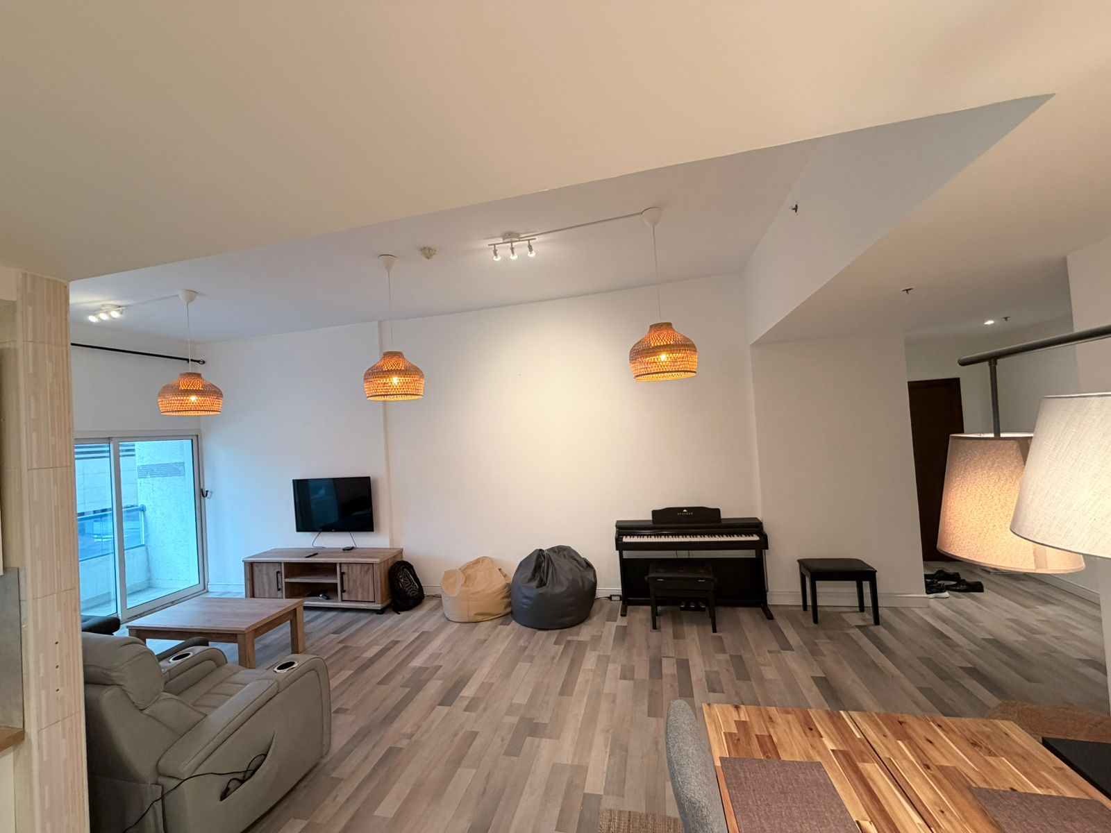 2 Bedrooms Apartment in Zenith A1 Tower