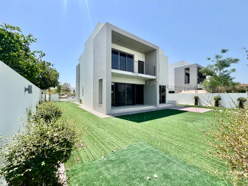 5 Bedrooms Villa in Sidra Villas I