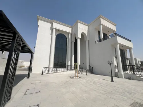 4 Bedrooms Villa in Madinat Hind 3