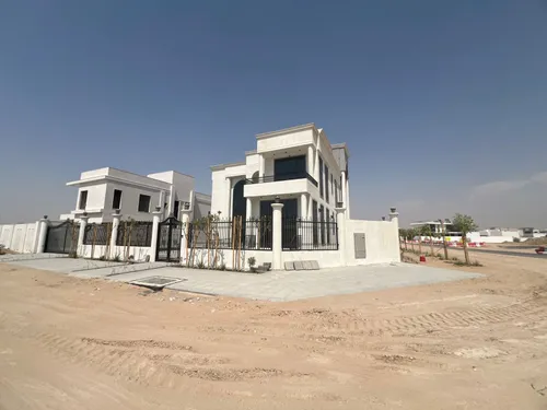 4 Bedrooms Villa in Madinat Hind 3