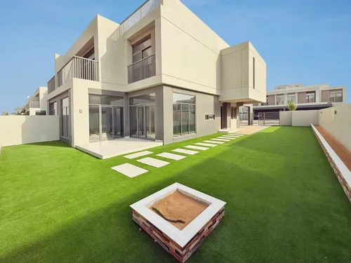 Brand New | Single Row | Vacant | Roof Top Access