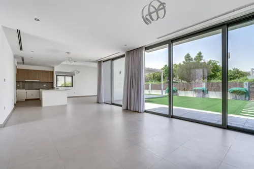 5 Bedrooms Villa in Sidra Villas III