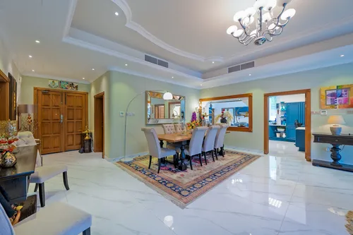 5 Bedrooms Villa in Hacienda