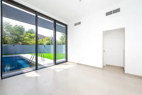 5BR Luxury Villa with Pool Brand New Ready to Move