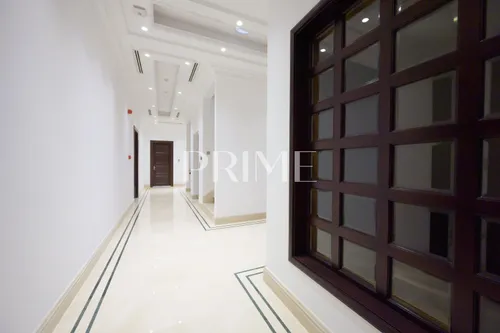 6 Bedrooms Villa in Sector HT