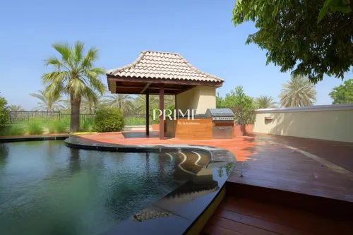 6 Bedrooms Villa in Sector HT