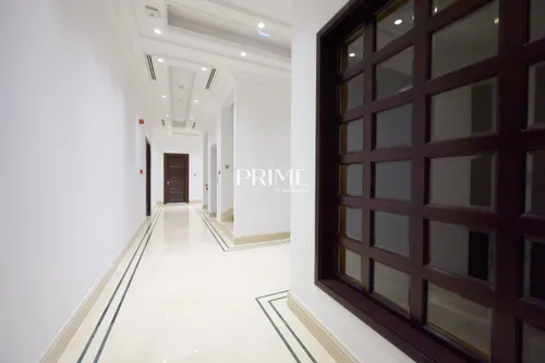 6 Bedrooms Villa in Sector HT