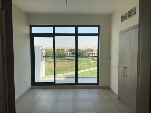 3 Bedrooms Townhouse in Park Residences 4