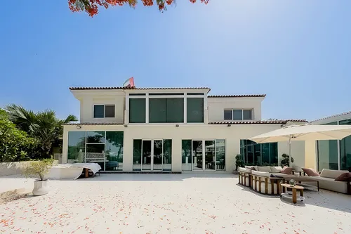 5 Bedrooms Villa in Family Villa