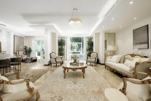 5 Bedrooms Villa in Family Villa