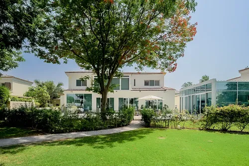 5 Bedrooms Villa in Family Villa