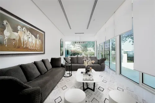 5 Bedrooms Villa in Family Villa