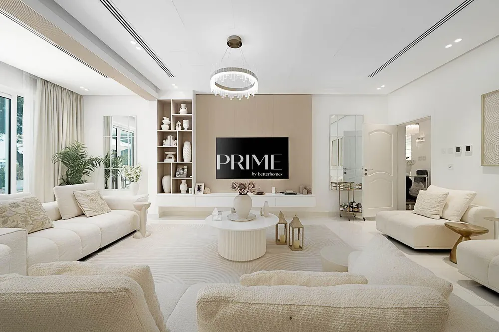 Lake View Family Villa | Fully Renovated | Vacant