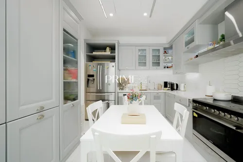 5 Bedrooms Villa in Family Villa