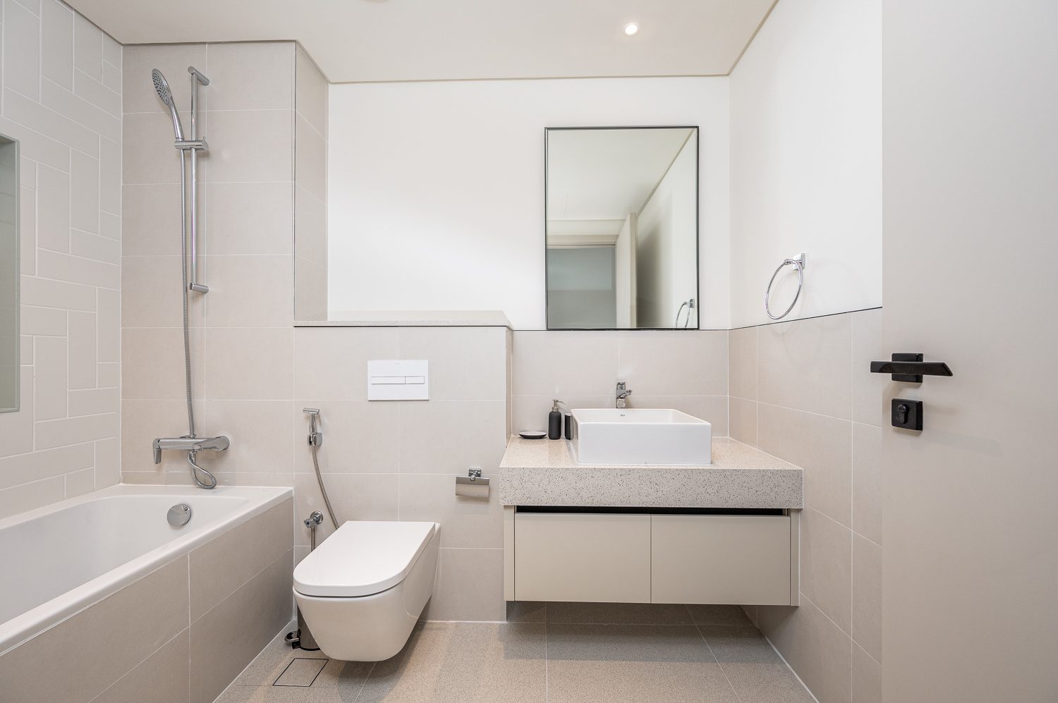 3 Bedrooms Apartment in Marina Vista Tower 1