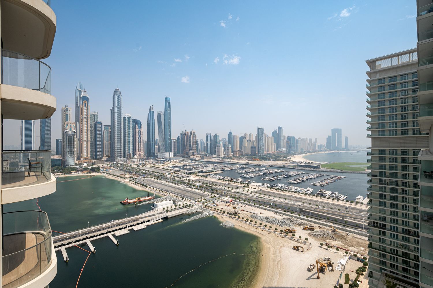 3 Bedrooms Apartment in Marina Vista Tower 1