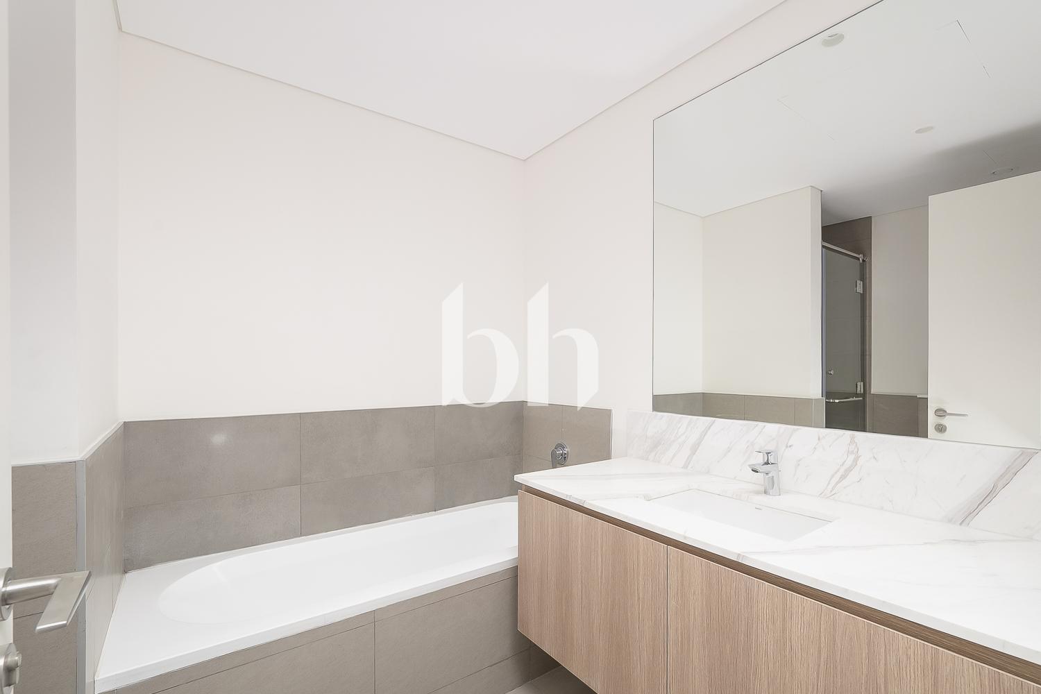 4 Bedrooms Townhouse in The Pulse Beachfront 3