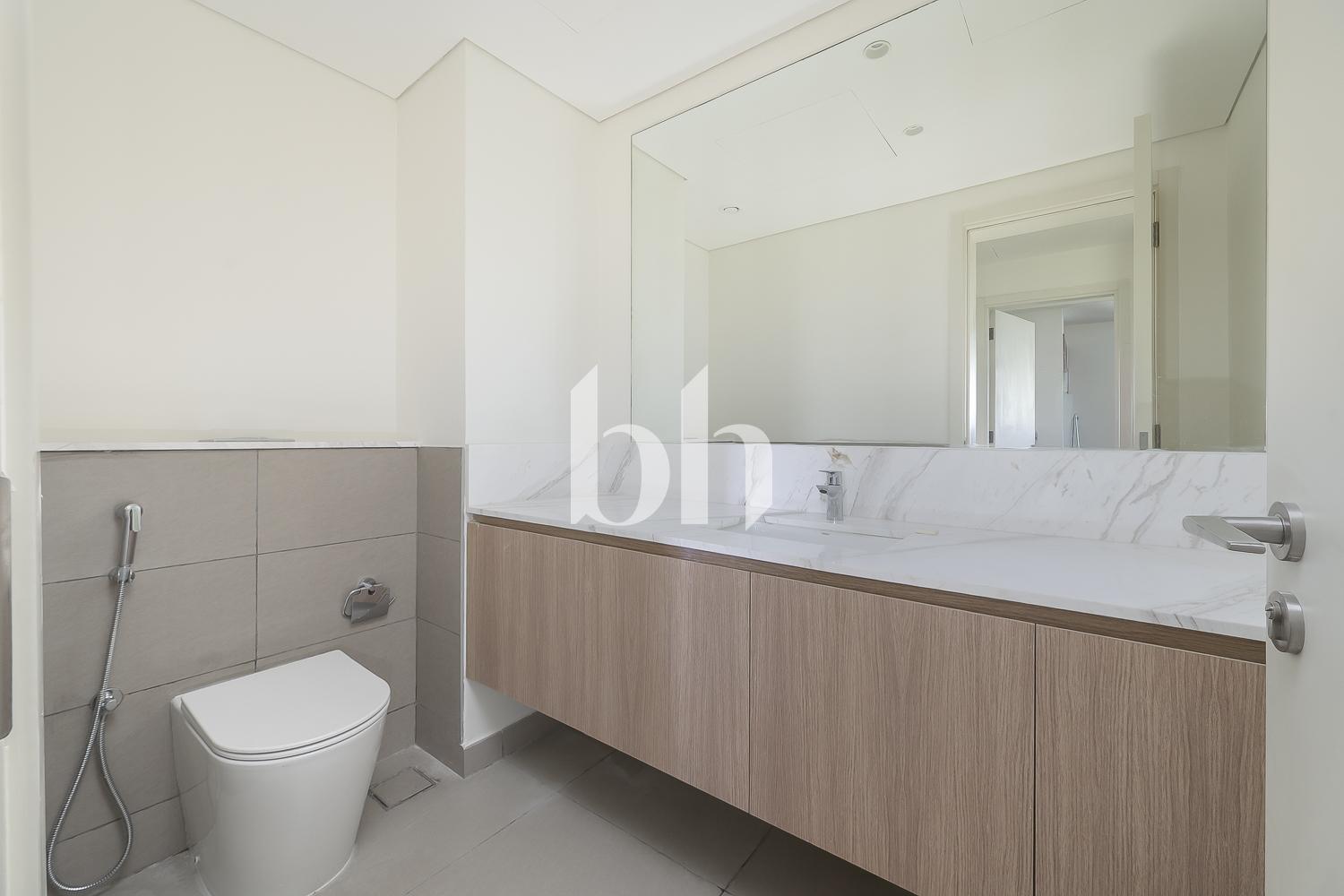 4 Bedrooms Townhouse in The Pulse Beachfront 3