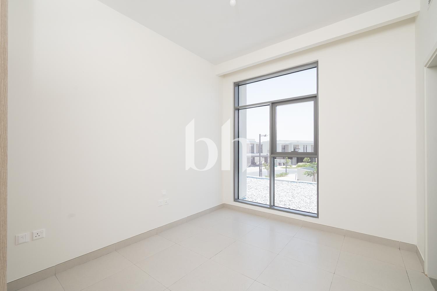 4 Bedrooms Townhouse in The Pulse Beachfront 3