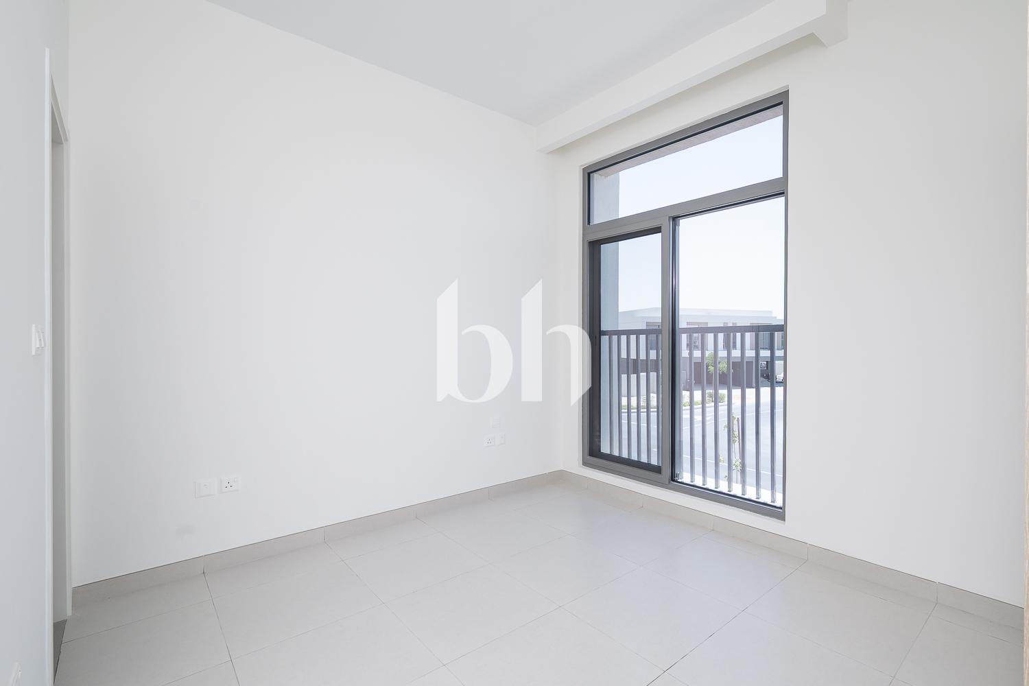 4 Bedrooms Townhouse in The Pulse Beachfront 3