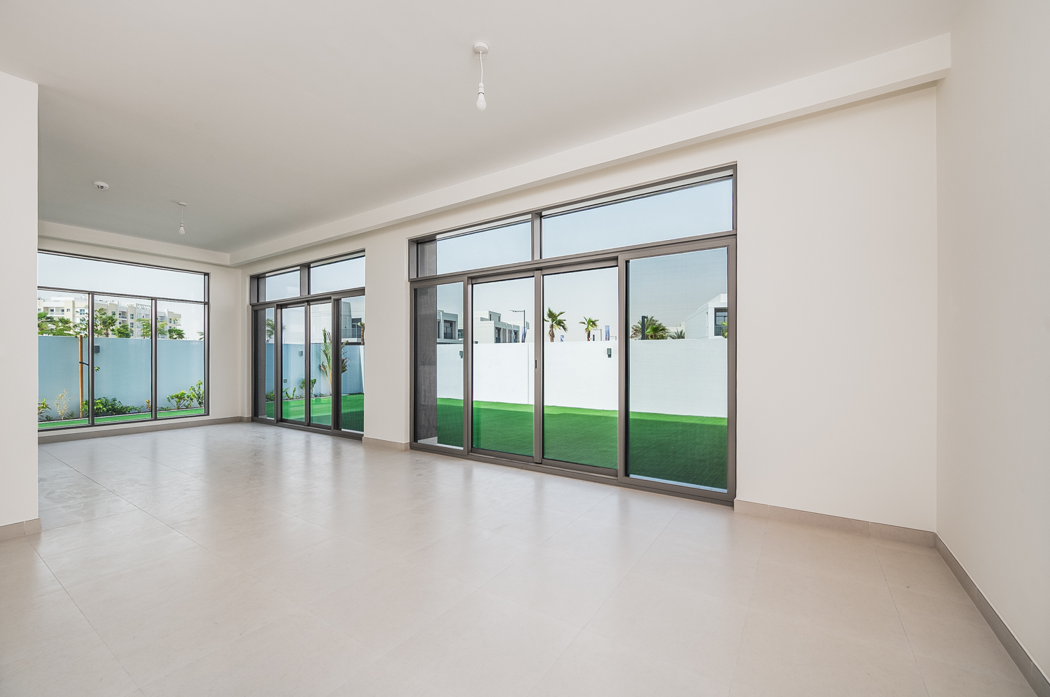 4 Bedrooms Townhouse in The Pulse Beachfront 3