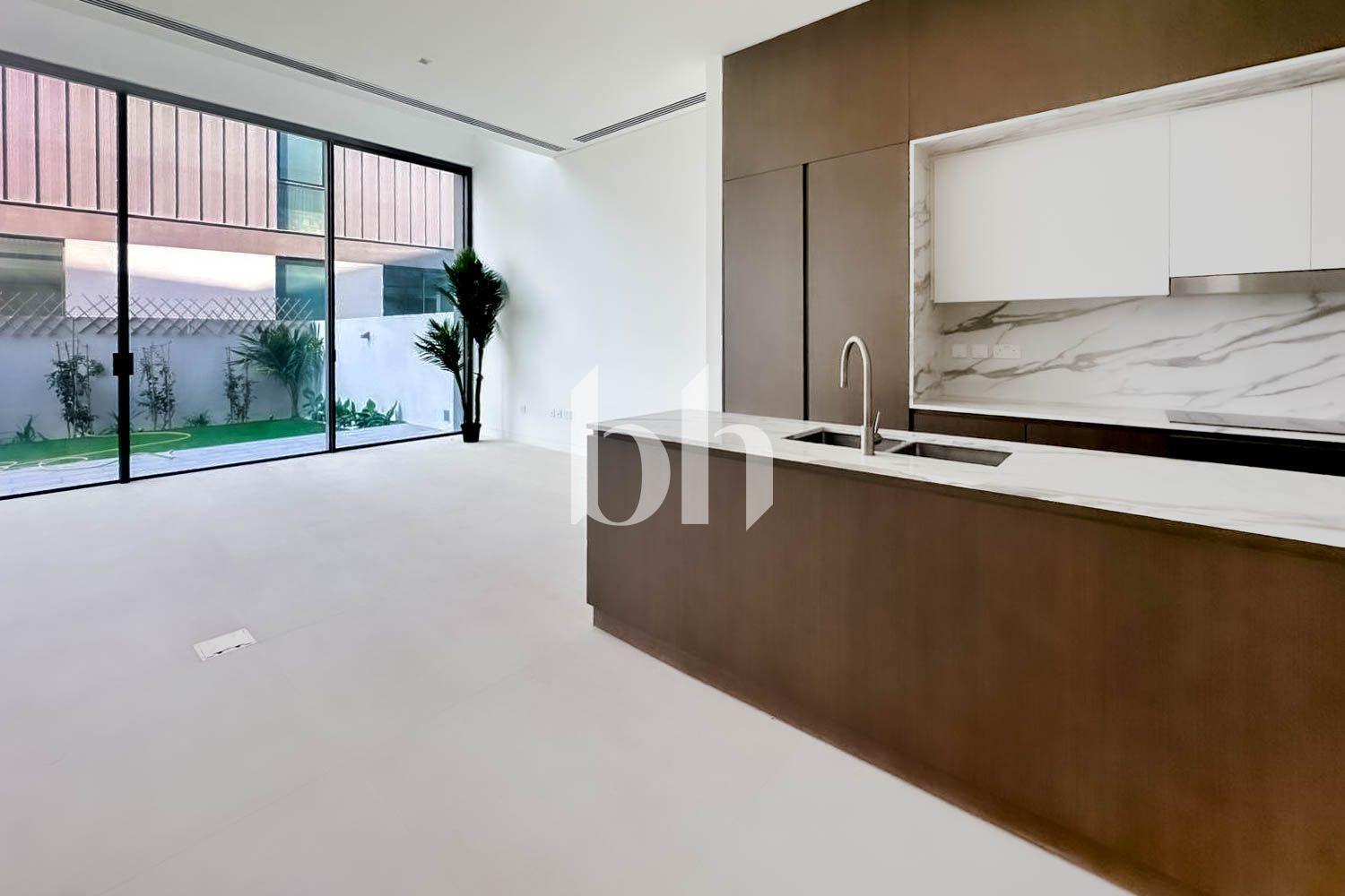 Burj Khalifa view | Landscaped | G+2