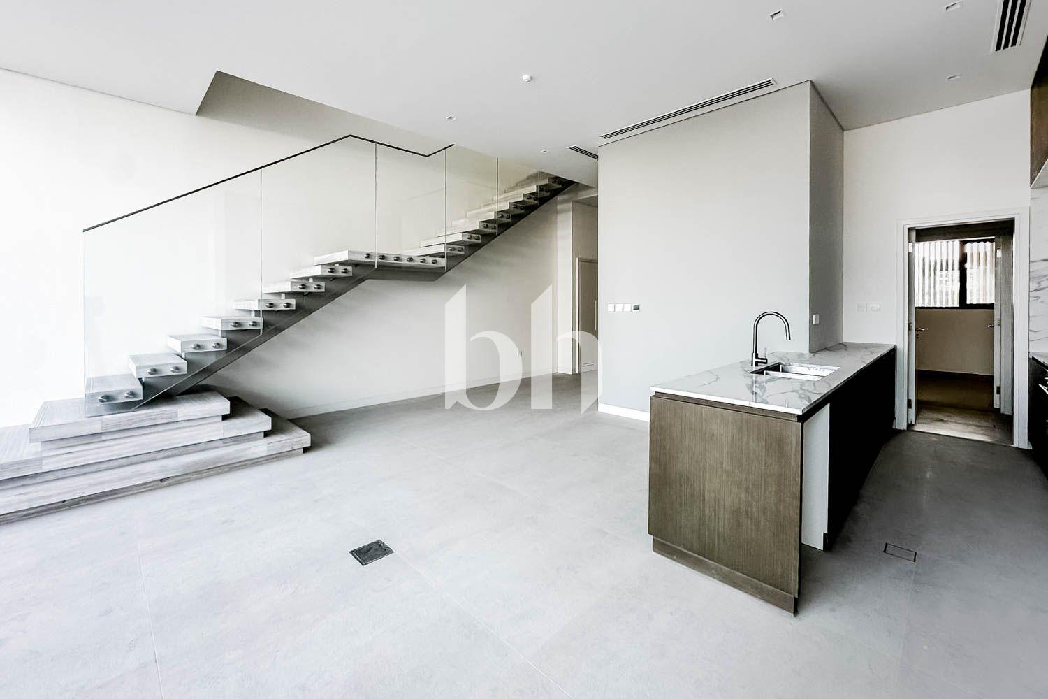 Single Row | Middle Unit | Ready to Move in