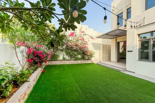 4 Bedrooms Townhouse in Mira Oasis 1