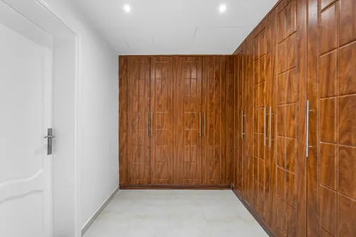 5 Bedrooms Villa in Umm Suqeim 2