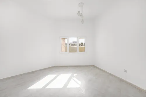 5 Bedrooms Villa in Umm Suqeim 2