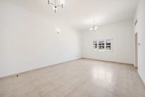 5 Bedrooms Villa in Umm Suqeim 2