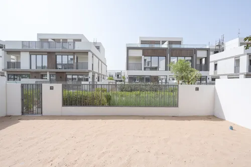 4 Bedrooms Villa in Aura 1