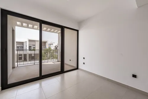 4 Bedrooms Villa in Aura 1