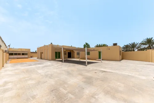 Spacious Corner Plot Villa | Oud Al Muteena First