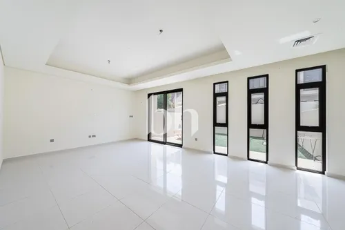 R2MB Layout |Tenanted | Unfurnished | Back to Back