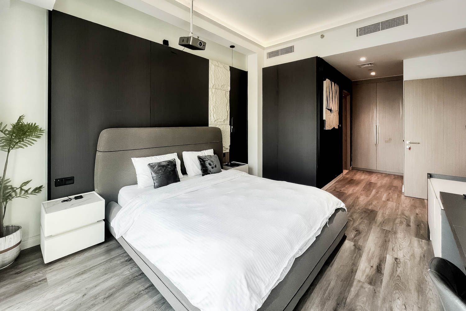 2 Bedrooms Apartment in Act One Act Two Tower 1