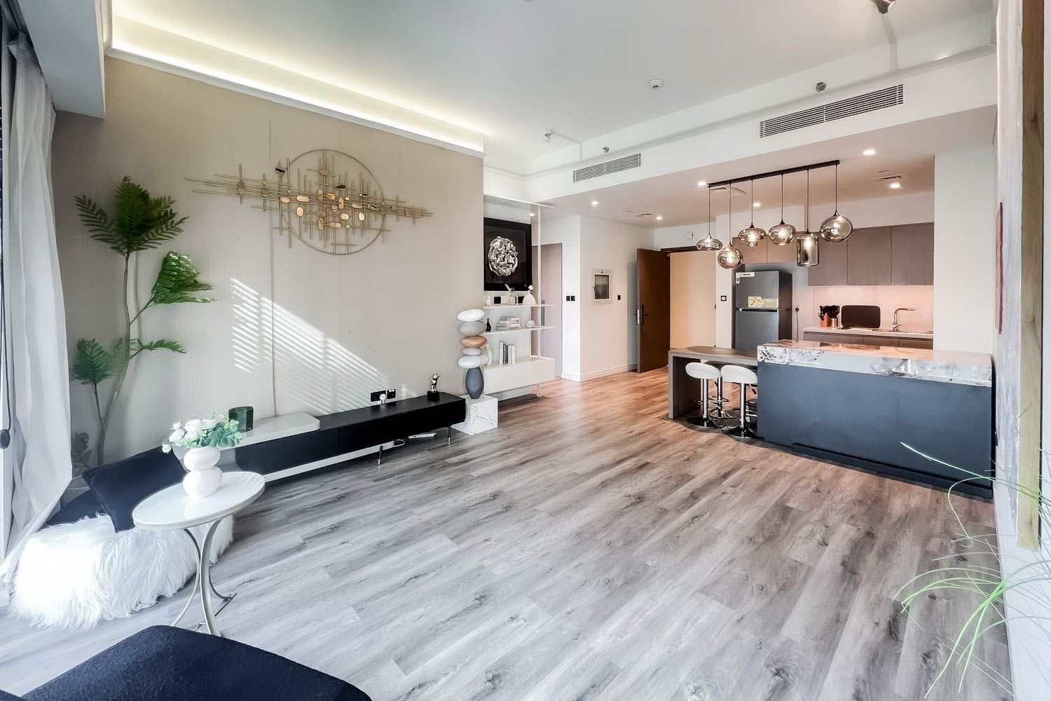 2 Bedrooms Apartment in Act One Act Two Tower 1