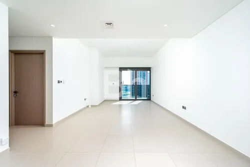 Corner Unit | Fountain View | Unfurnished
