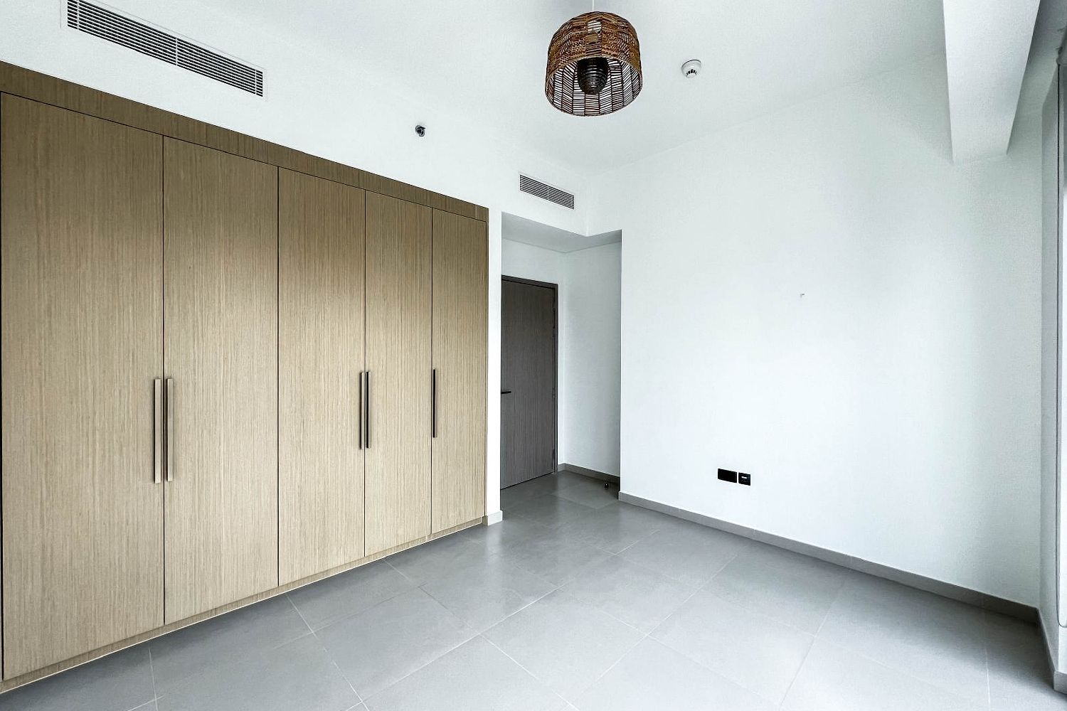 2 Bedrooms Apartment in Act One Act Two Tower 1