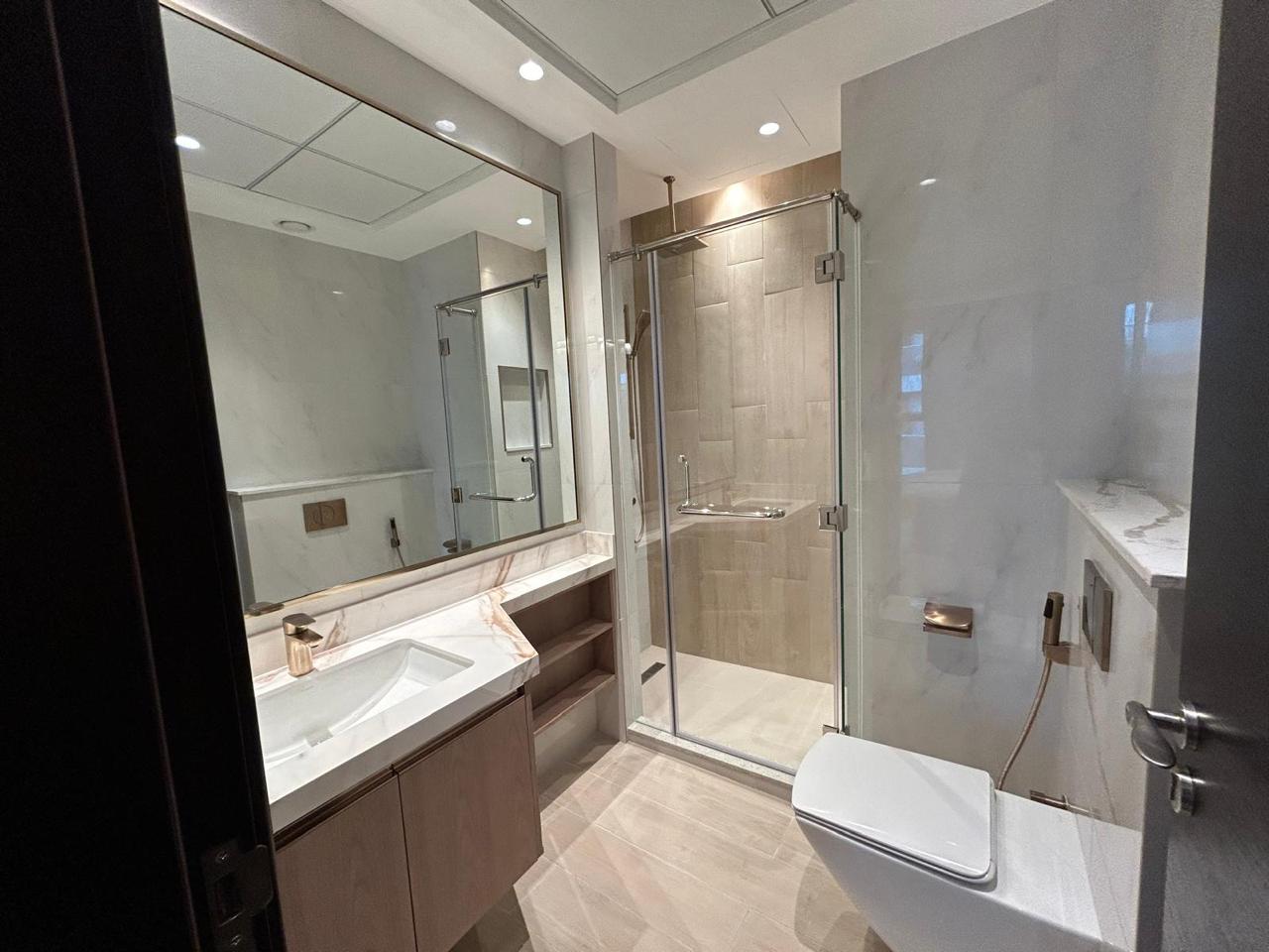 3 Bedrooms Apartment in Elite Downtown Residence 2